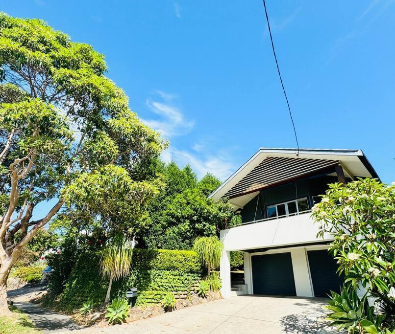 Luxury Beachside Sanctuary Villa Adamstown Exterior photo